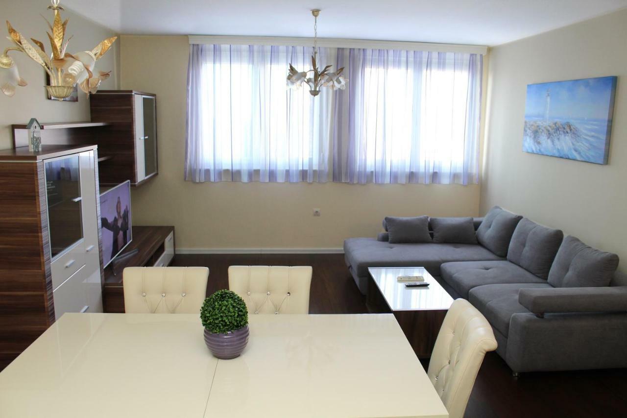 Mel Ii Apartment